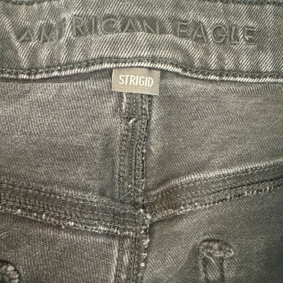 American Eagle Black Distressed Ripped Strigid Mom Jeans Size 14R - Picture 7 of 11